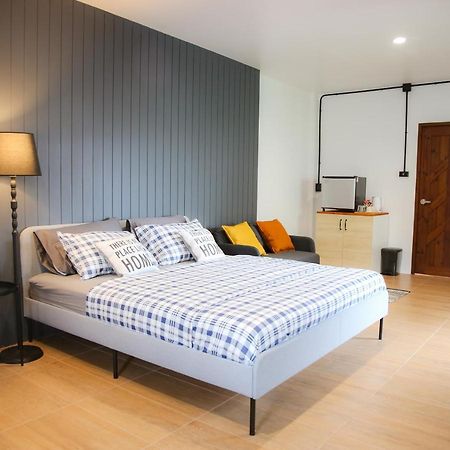 Sleep Sleep Suanphak Hotell Bangkok Exteriör bild